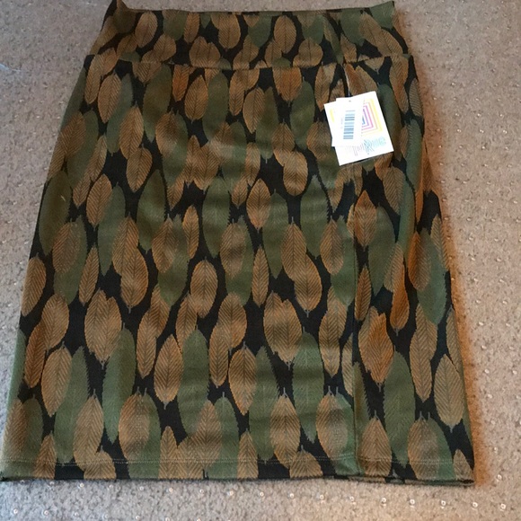 LuLaRoe Dresses & Skirts - Lularoe Cassie skirt